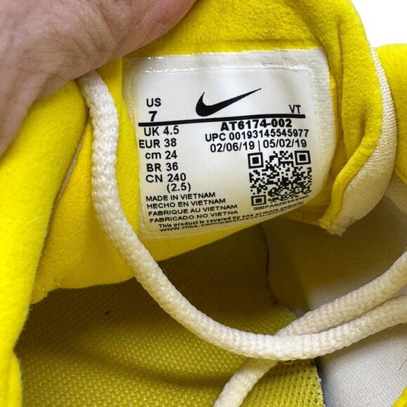 Nike Air Max 270 React White Blue Red Yellow Women’s Size 7 Running Sneakers - Picture 12 of 14